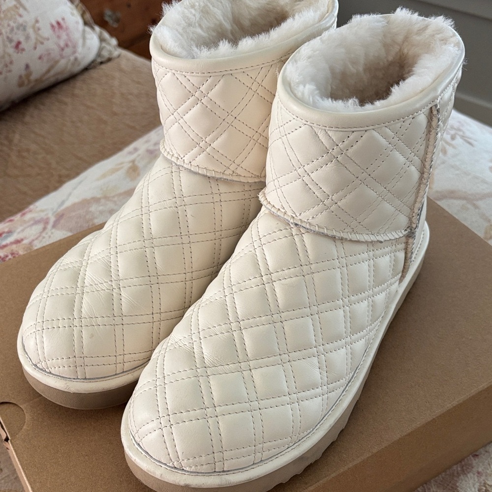 UGG White Quilted mini boots 9